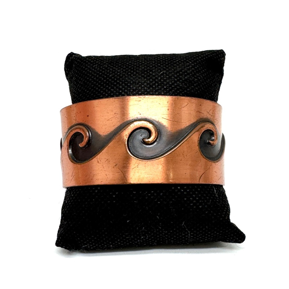Vintage Bell Yrading Post Copper Wave Bracelet Repousse Design Unisex